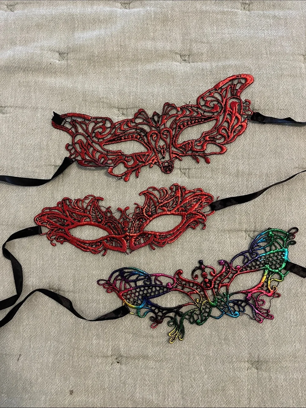 Women’s Red Lace Masquerade Mask - Unbranded